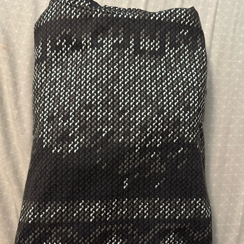 Nike dry fit - Black and White Long Sleeve Cow/Turtle Neck